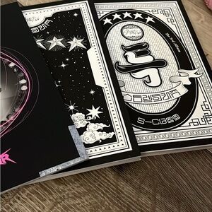 Straykids albums/cds/and photo cards